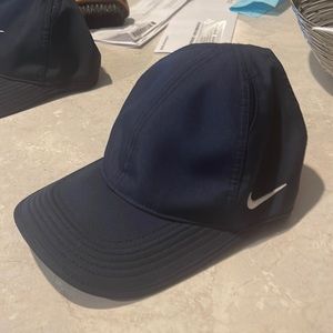 Nike dri-fit golf hat
